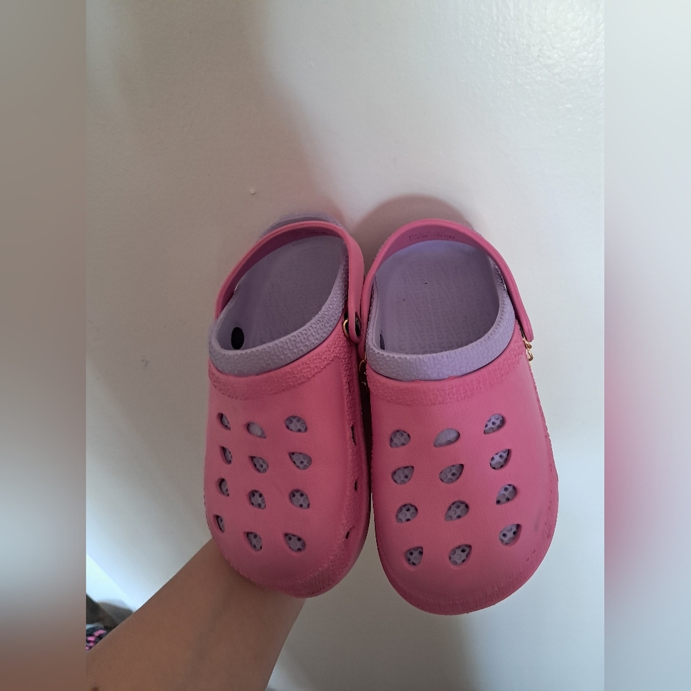 Capelli of New York Pink and Lavender Kids Water Shoes